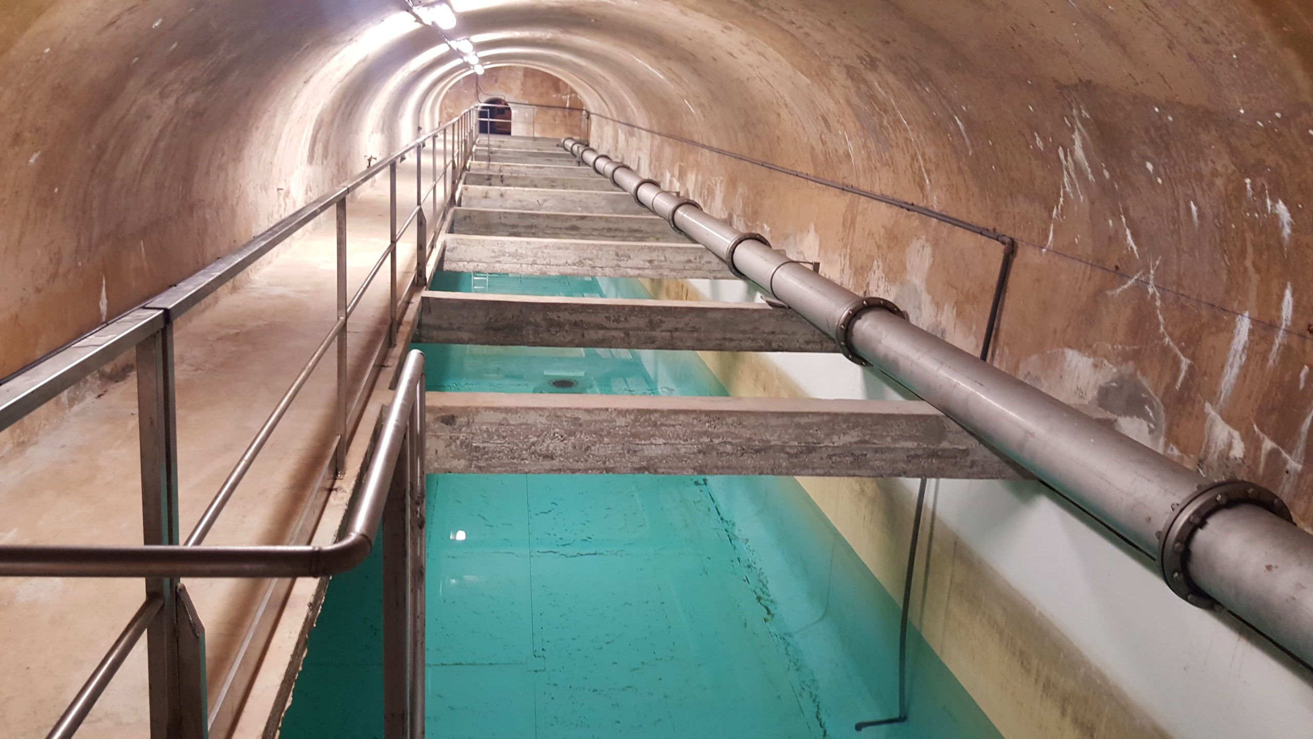 Vue réservoir eau potable nettoyage